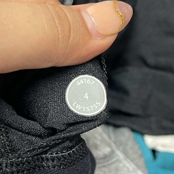 Lululemon Women's Black Tank Top Size 4 - Picture 8 of 8